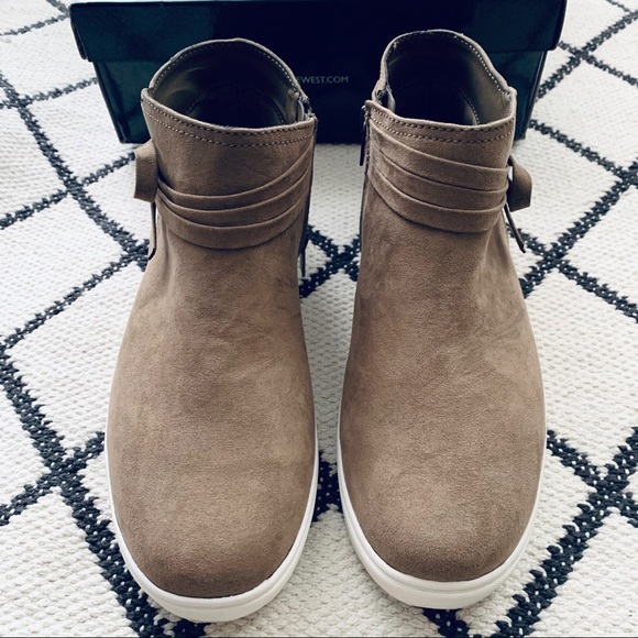 NIB Nine West Carabella Taupe boot girls 6 - Picture 2 of 8